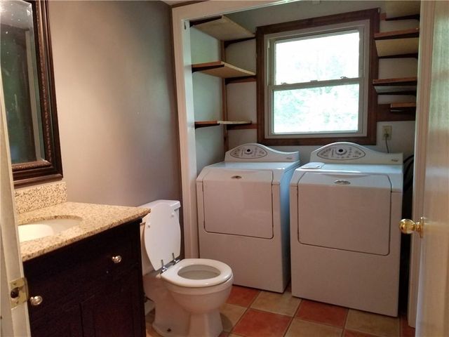 Listing photo 8